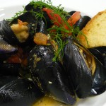 Mussels with tomatoes, wild fennel and toasted bread